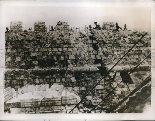 1935 Press Photo Greek Revolt Broke Out at Island of Crete Firing at Rebels - Historic Images