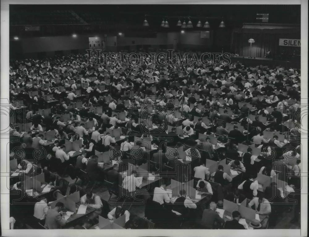 1933 Press Photo 2000 People In San Francisco Take Civil Service Exam - Historic Images