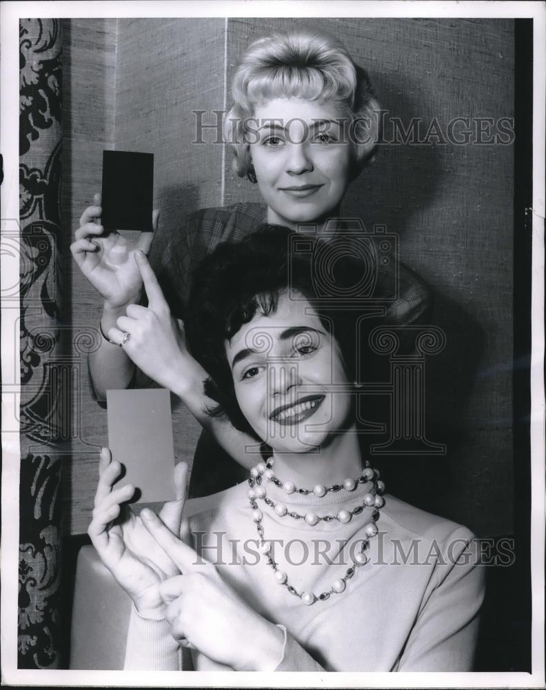 1960 Press Photo Kathy Charlton Eleanor Spireto Office Employees Allegheny - Historic Images