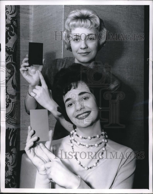 1960 Press Photo Kathy Charlton Eleanor Spireto Office Employees Allegheny - Historic Images