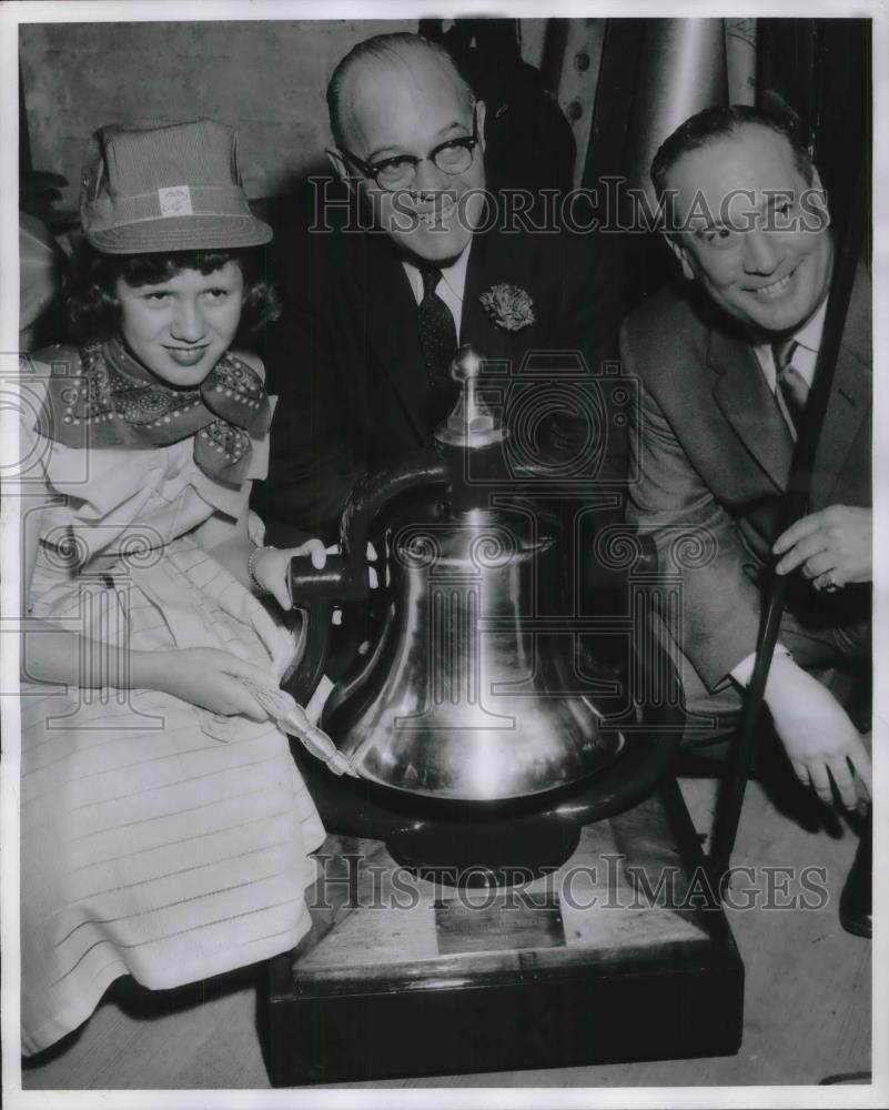 1957 Press Photo Pittsburgh Syria Mosque Locomotive Railroad Bell - neb77178 - Historic Images