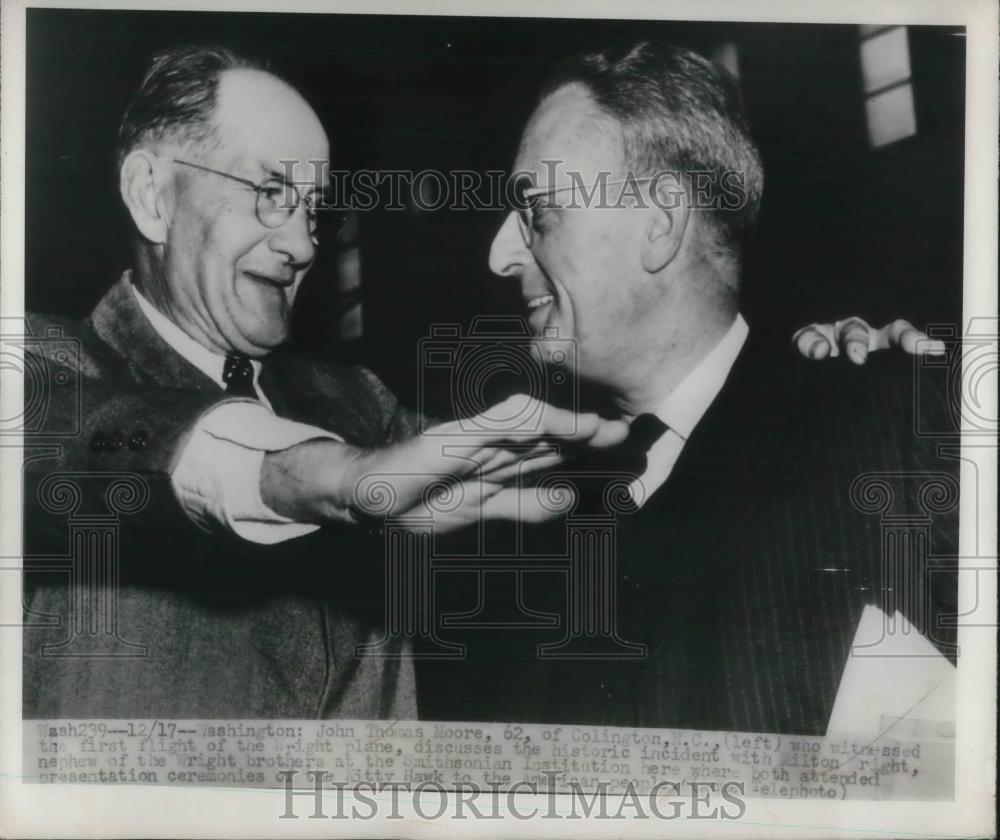 1948 Press Photo John Thomas Moore with Milton Wright, nephew of flier - Historic Images