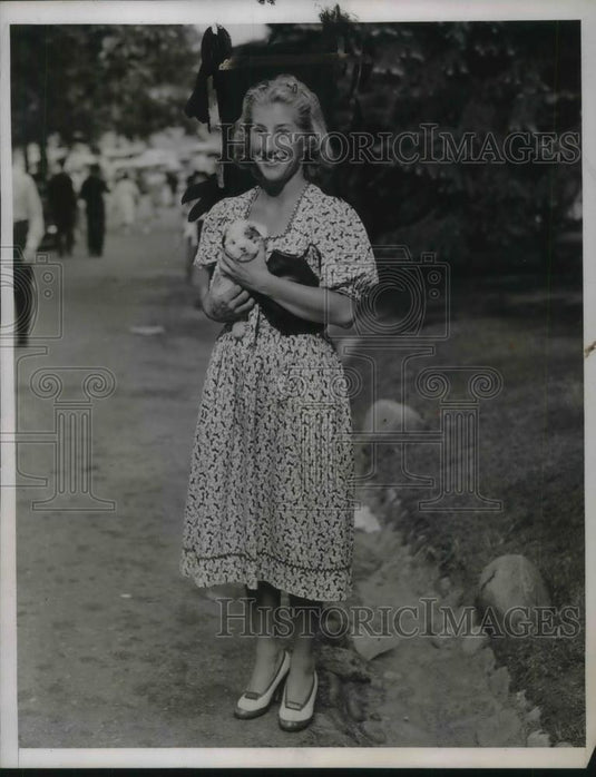 1938 Press Photo Miss Audrey Gray, Daughter of Mr. and Mrs. Henry Gray - Historic Images