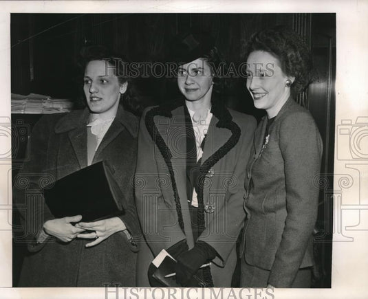 1946 Press Photo D.C> Mrs D Galomr , Mrs N Mueller, Mrs E Schodkeraft - Historic Images