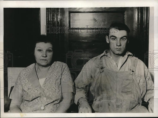 1932 Press Photo William Wilson & wife Frannie at Oneida, NY for deportation - Historic Images