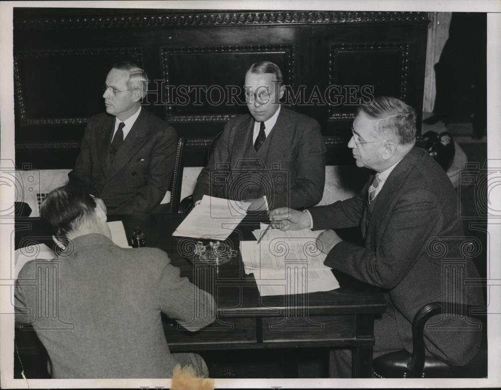 1935 Press Photo Secretary Interior Harold Ickes Senatot Munitions Committee - Historic Images