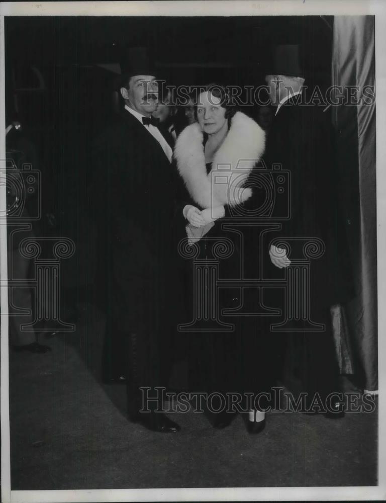 1933 Press Photo Mr. &amp; Mrs. Grover Whalen at National Horse Show Golden Jubilee - Historic Images