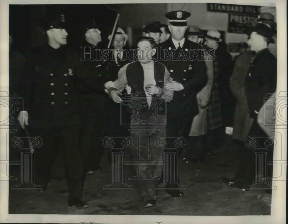 1939 Press Photo Detroit, Mich. Communist meeting rioters arrested - Historic Images