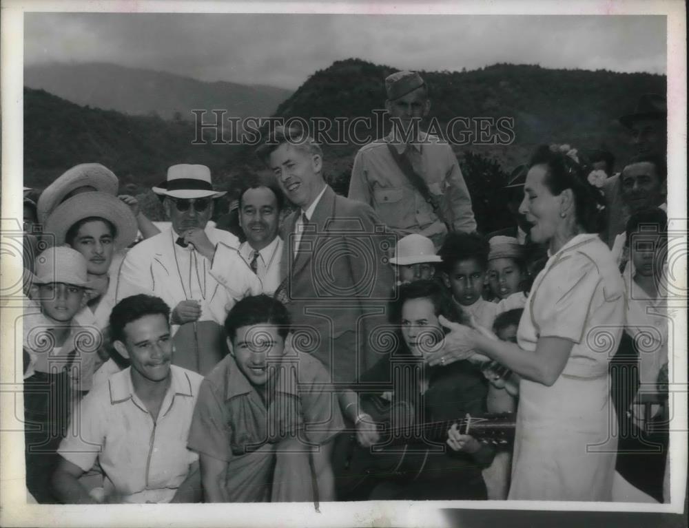 1943 Press Photo US VP Hwenry Wallace on visit to Panama - Historic Images