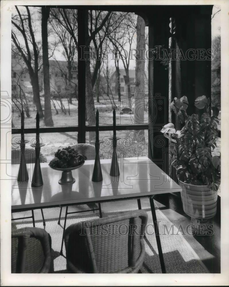 1962 Press Photo A homes dining room interior view - Historic Images