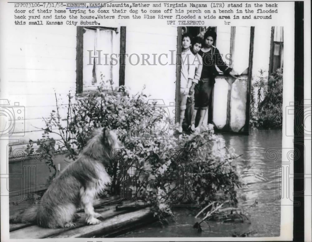 1958 Press Photo Kenneth Kansas Esther Virginia Magana Flood Blue River - Historic Images