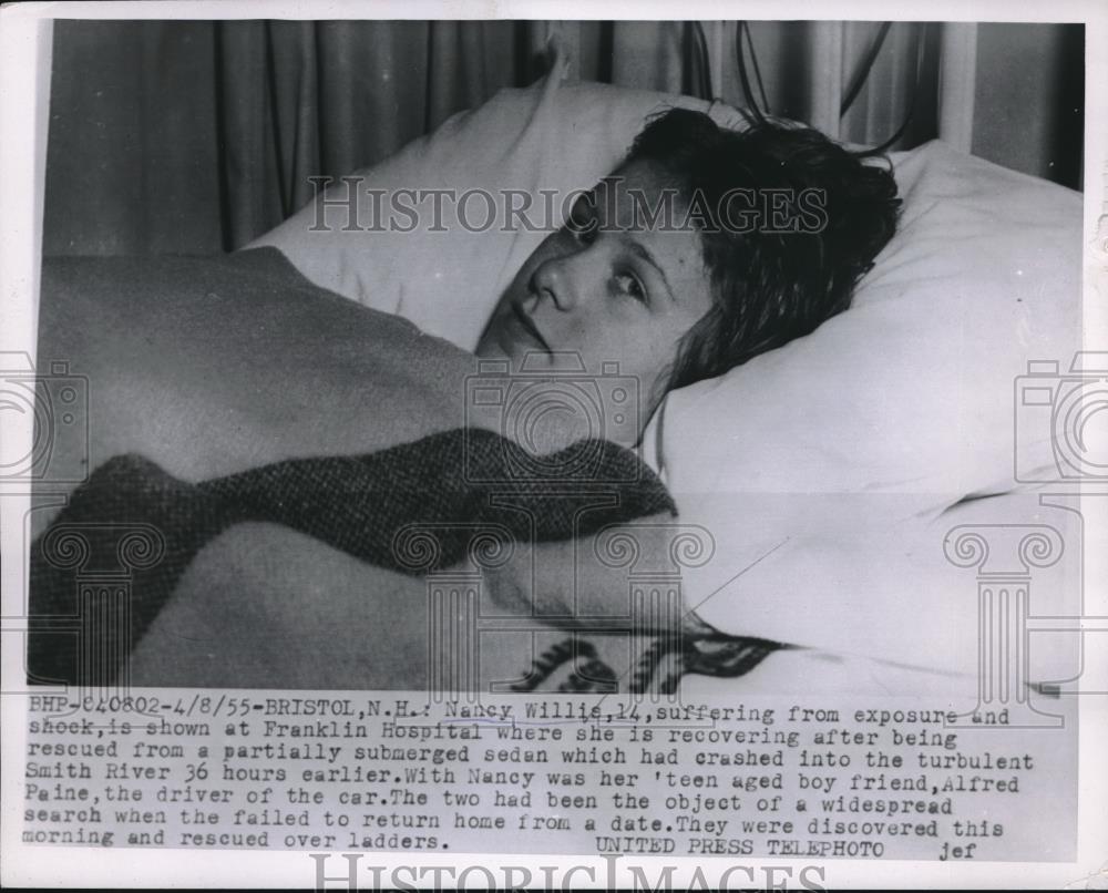 1955 Press Photo Nancy Willis Age 14 Recovering from Car Accident Stuck in Water - Historic Images