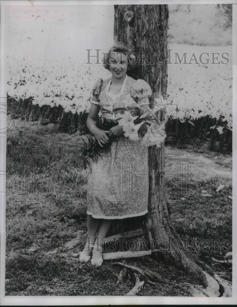 1938 Press Photo Frances Martin in Lily Field in Bermuda - neb76701 - Historic Images