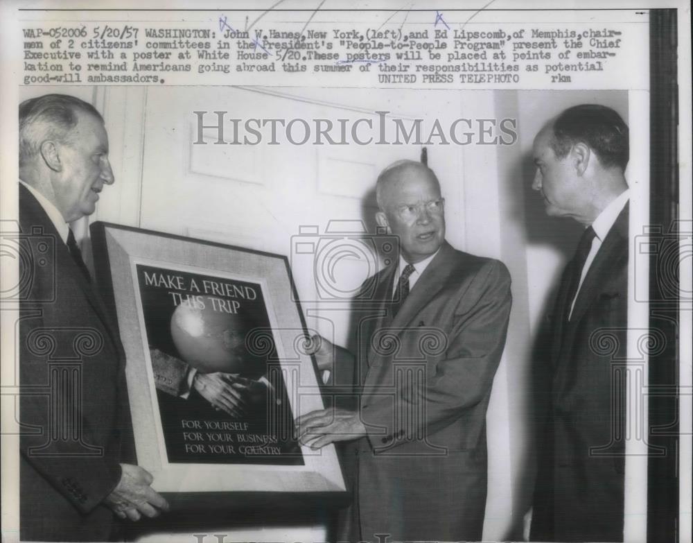 1957 Press Photo John Hanes &amp; Ed Lipscombe Present President Poster - Historic Images