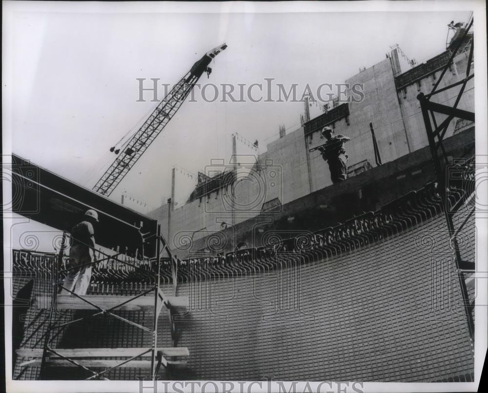 1960 Press Photo Niagra Falls Power plant under construction by Westinghouse - Historic Images