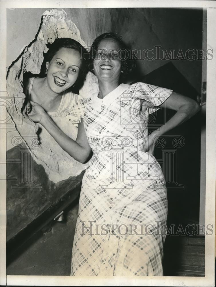 1933 Press Photo Maruja Pootela and Juanita Sabates, Cuban Belles - Historic Images