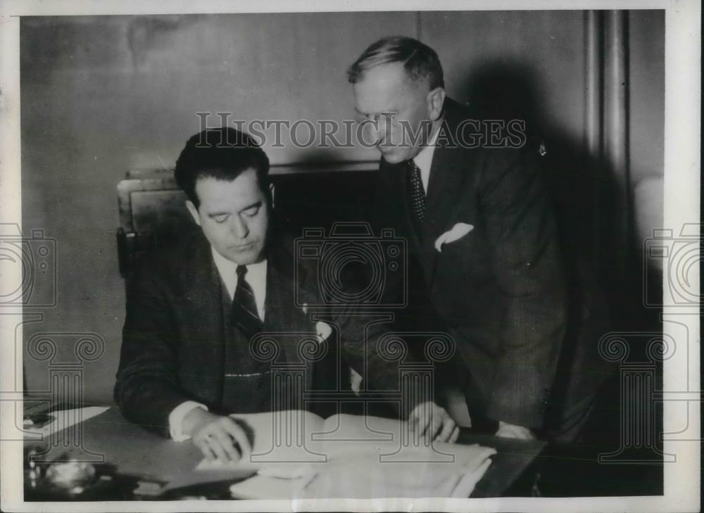 1933 Press Photo US Attorneys Keyes And Wells Confer On Prohibition Conspiracy - Historic Images