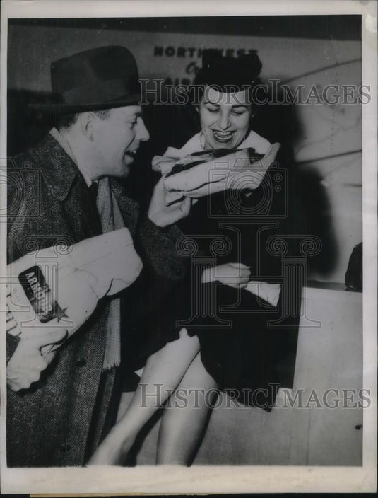 1948 Press Photo John Gordon Margaret Finley Jack McKechney Loyola University - Historic Images