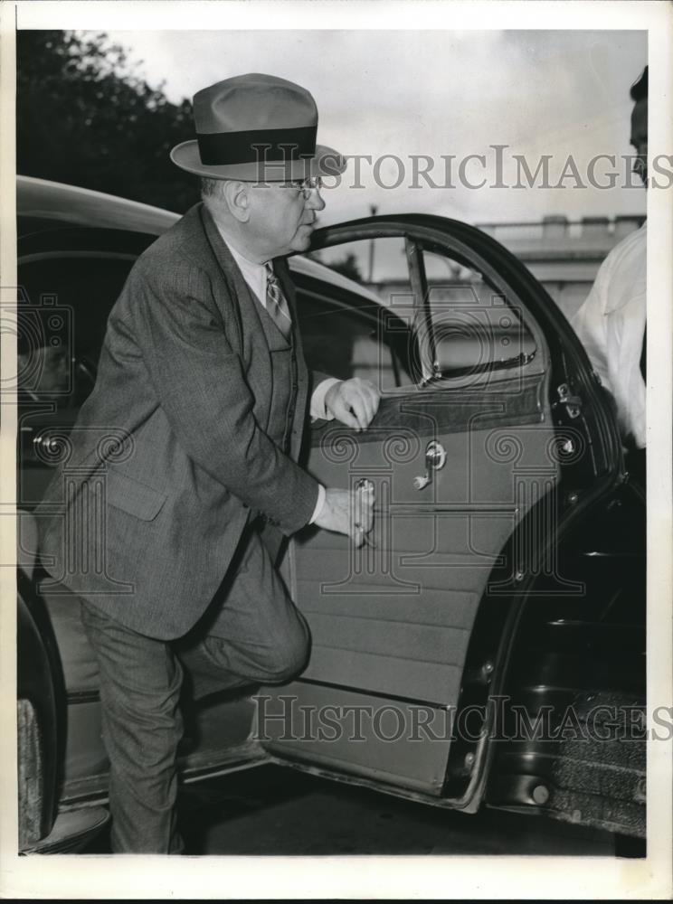 1943 Press Photo Petroleum Coordinator Harold Ickes Arriving At White House - Historic Images