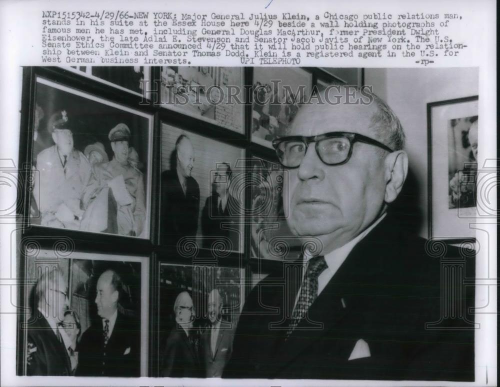 1966 Press Photo NY, Maj Gen Julius Klein st Essex House - Historic Images