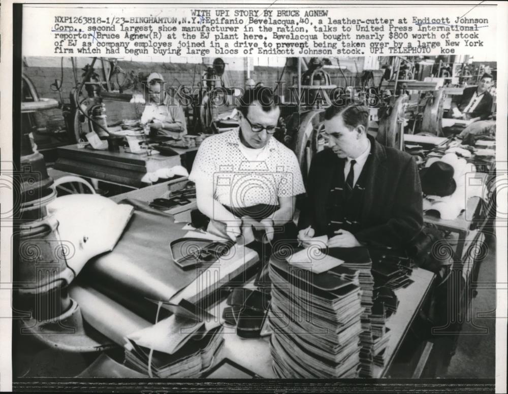 1961 Press Photo Epdicott Johnson Corporation 2nd Largest Manufacturer of Shoes - Historic Images