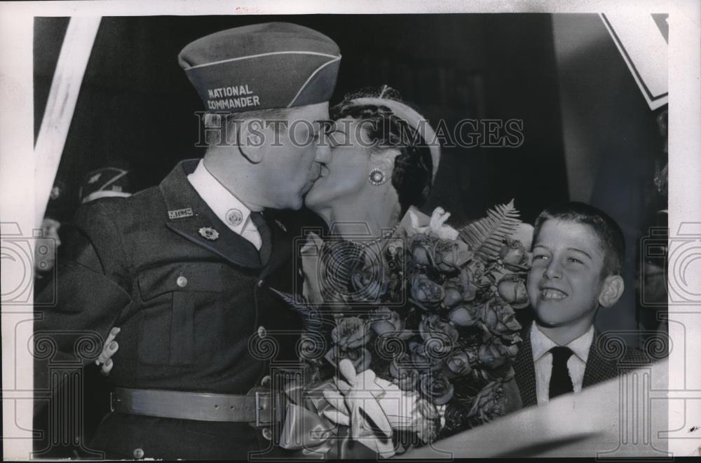 1955 Press Photo J. Addington Wagner of American Legion with Wife and Son John - Historic Images