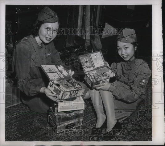 1946 Press Photo Evelyn Margoe & Victoria Chu members of the American Women's - Historic Images