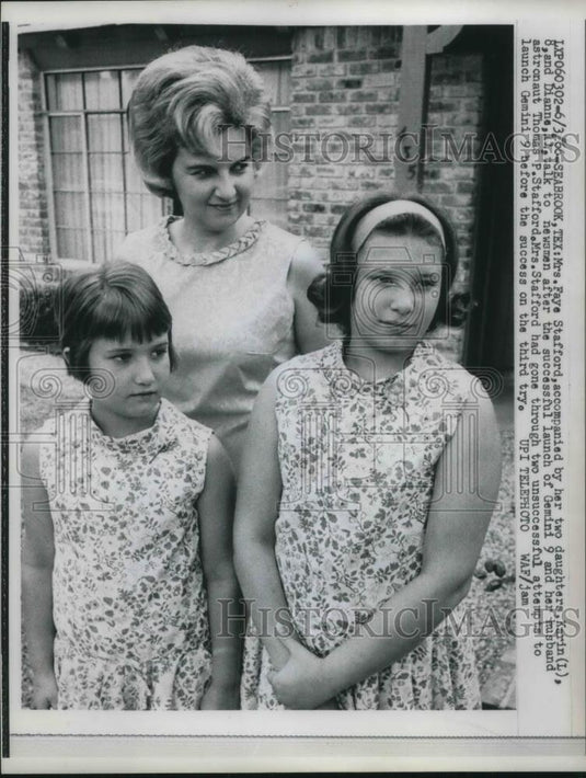 1966 Press Photo Seabrook, Tx astronauts wife Mrs F Stafford & children - Historic Images