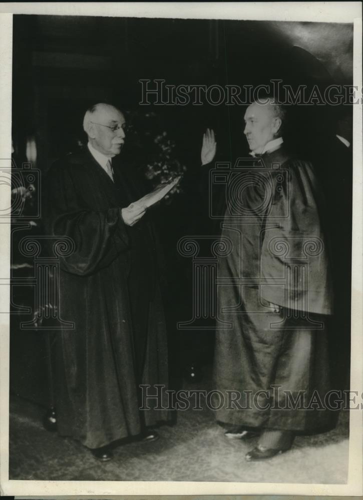 1930 Press Photo George Maxey Sworn in Supreme Court Justice by Robert Frazier - Historic Images