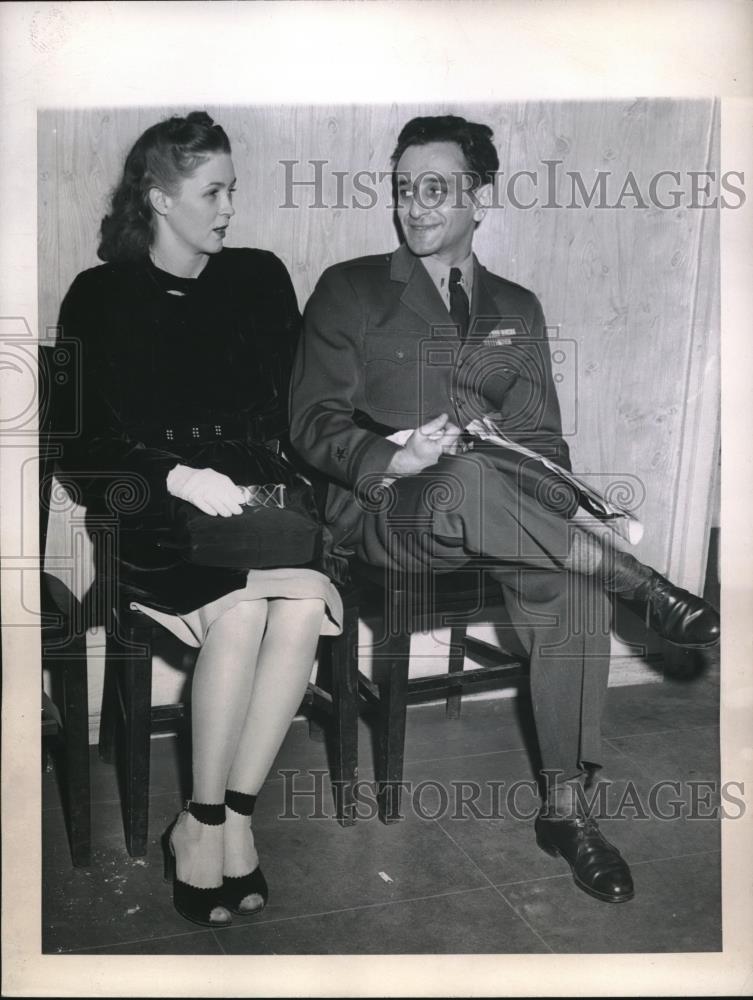 1945 Press Photo Mrs Doris Edington Globus Philadelphia Trial Proxy Marriage - Historic Images