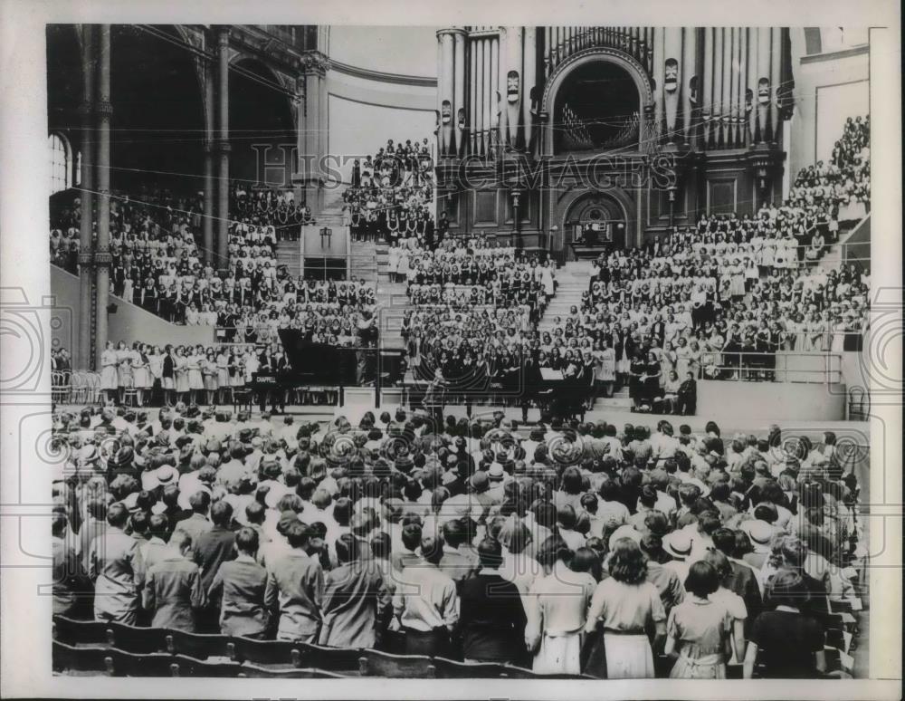 1939 Press Photo Choir Of 3,000 Children Perform In Great Hall Of Alexandria - Historic Images