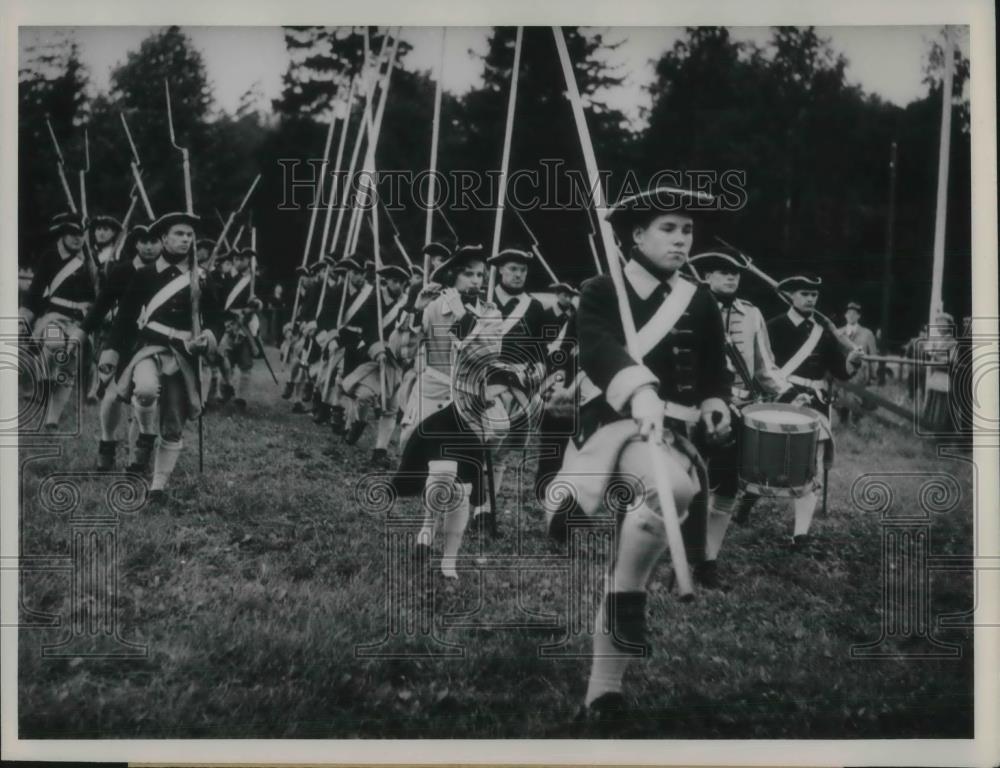 1960 Press Photo Stockholm, Sweden, marchers at St Eriks Fair - Historic Images