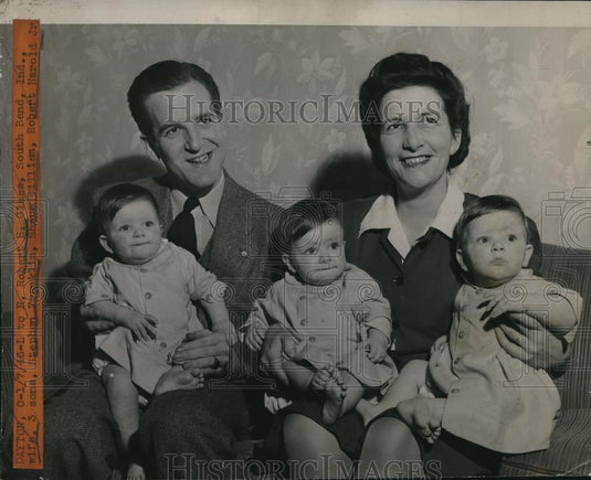 1946 Press Photo Robert H. Glass with Family, Stephen, Shaun & Robert Jr. - Historic Images