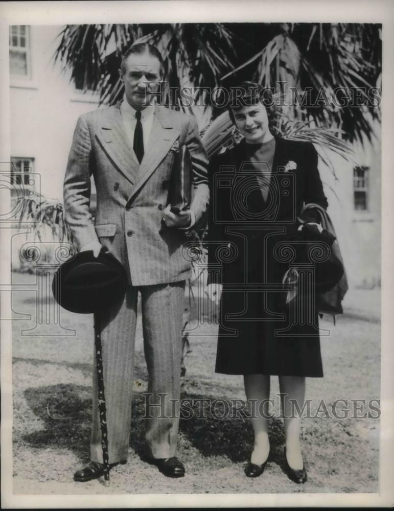 1941 Press Photo Anthony J Drewyel Riddle and Mrs Riddle Belmont Manor Hotel - Historic Images