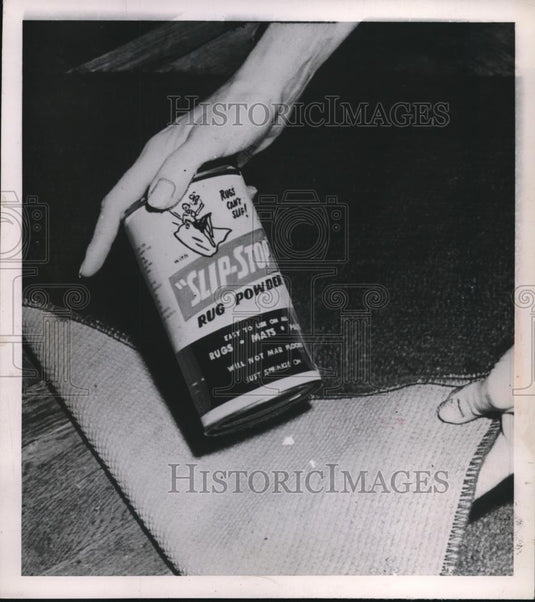 1954 Press Photo Slip-Stop Rug powder do-it yourself - Historic Images