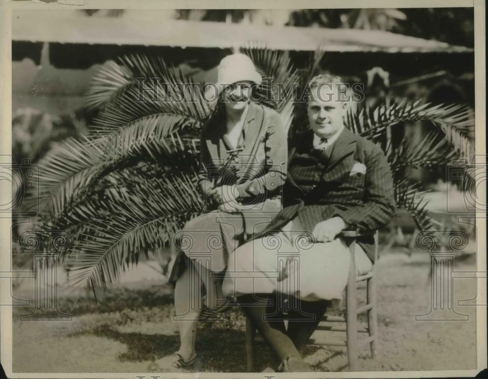 1926 Press Photo Mr. &amp; Mrs. J.M. Coward, NY Shoe Manufacturer in Miami Beach - Historic Images