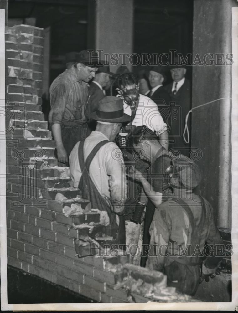 1934 Press Photo explosion at Cold Storage plant in Chicago - Historic Images