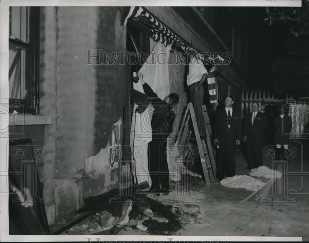 1934 Press Photo Three Hurt Bomb Blast Edgewater Hotel Chicago - Historic Images