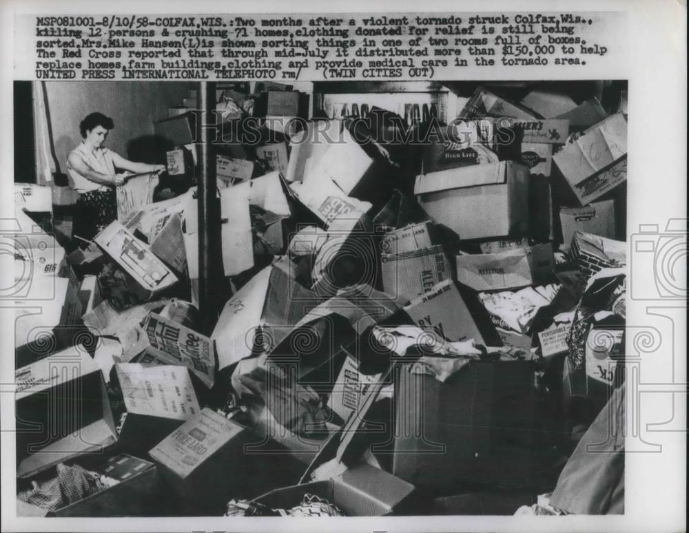 1958 Press Photo Tornado Strike Colfax Wisconsin Destroying 71 Homes - Historic Images