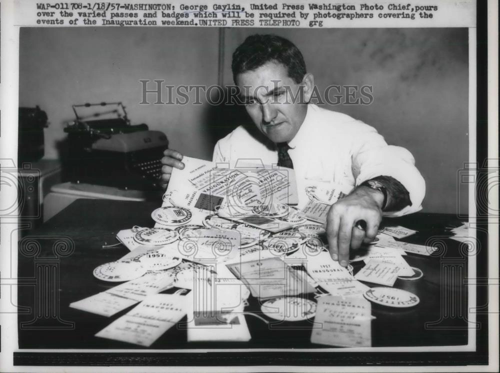 1957 Press Photo United Press Washington Photo Chief George Gaylin with badges - Historic Images