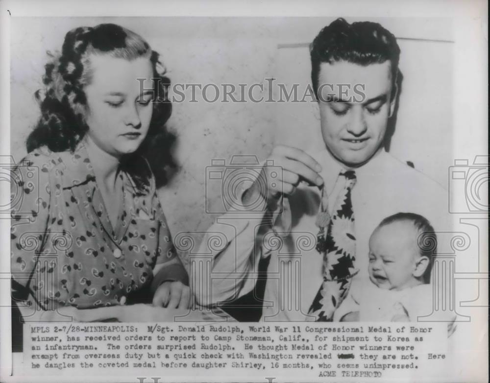 1951 Press Photo Minneapolis, M/Sgt Don Rudolph, Medal of Honor winner &amp; family - Historic Images