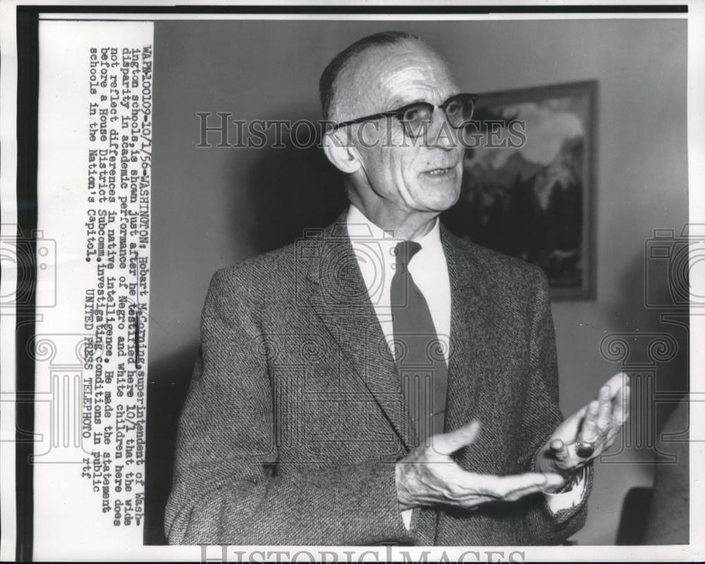 1956 Press Photo Hobard M. Corning Superintendent Of Washington Schools - Historic Images