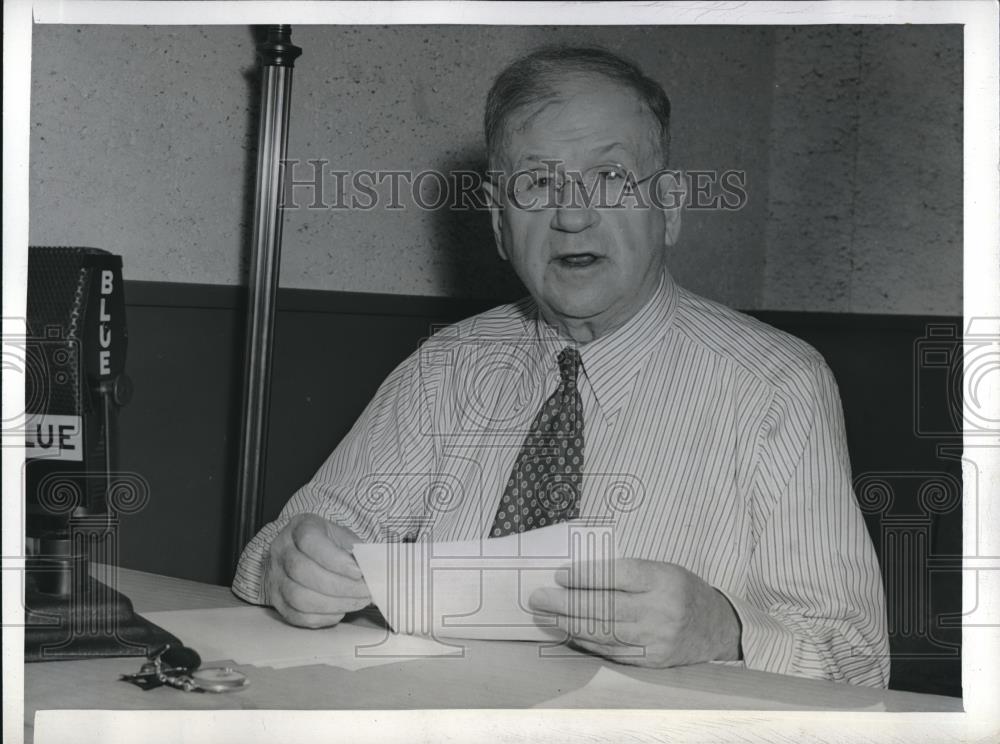 1943 Press Photo Coal Administrator Harold Ickes Spoke on Radio - Historic Images