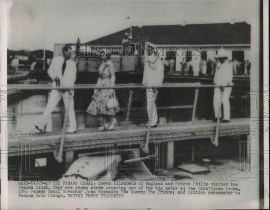 1953 Press Photo Britain's Queen Elizabeth & Prince Philip Visiting the Panama C - Historic Images