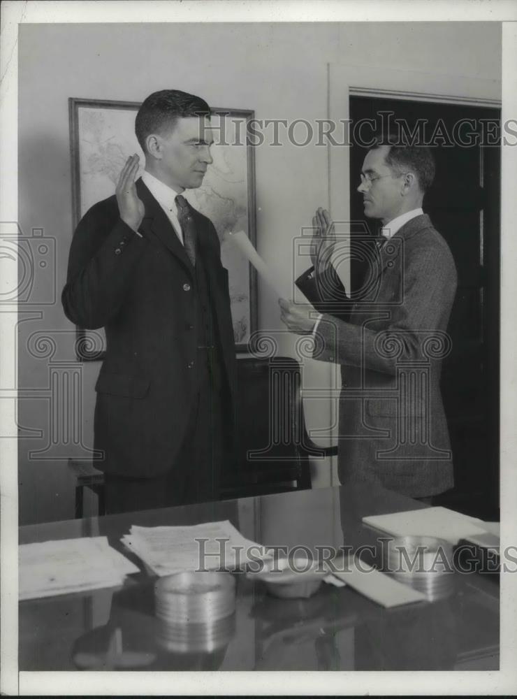 1932 Press Photo David Ingalls sworn in as Sec of Navy by Roy Moses - Historic Images