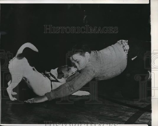 1946 Press Photo Chicago, Tommy Goslin & dog at pet show - Historic Images