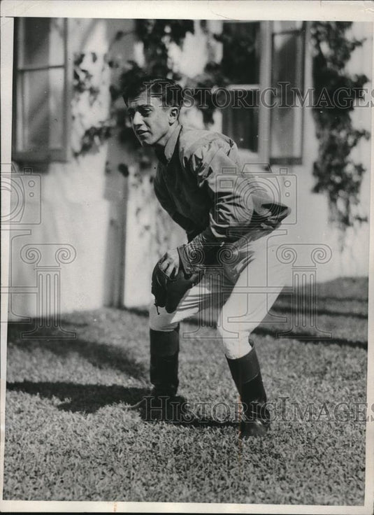 1933 Press Photo Jockey Johnny Gilbert at Hialeah Park in Fla. - Historic Images