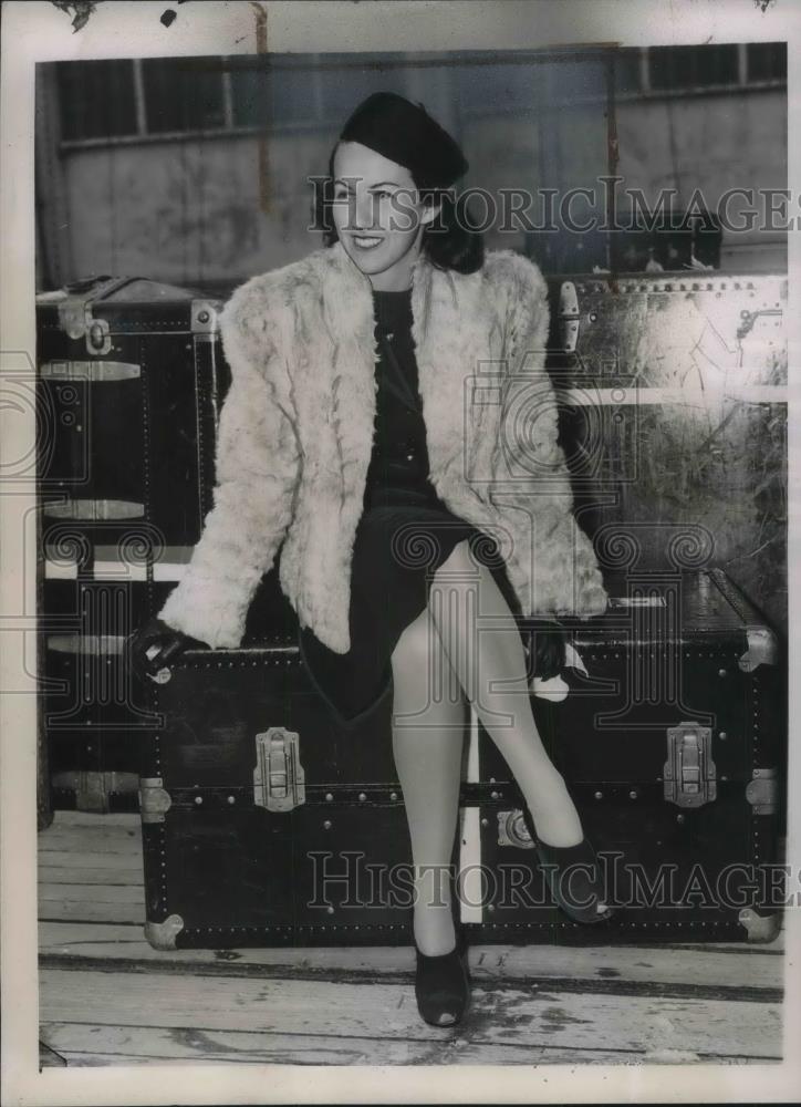 1940 Press Photo NYC, Tonia Lawton aboard liner Brazil - Historic Images