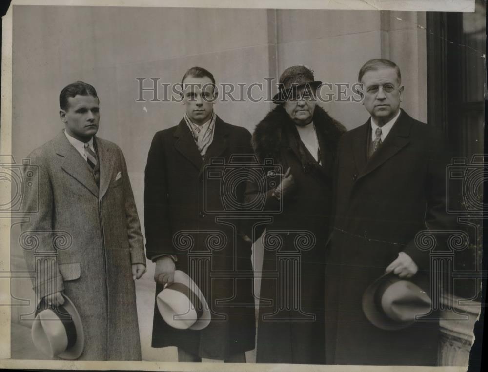 1933 Press Photo New Interior Secretary Harold Ickes With His Family - Historic Images