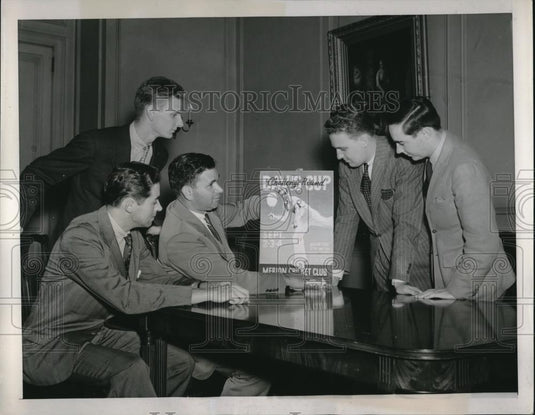 1939 Press Photo Davis Cup Committee in Philadelphia Discusses Poster - Historic Images